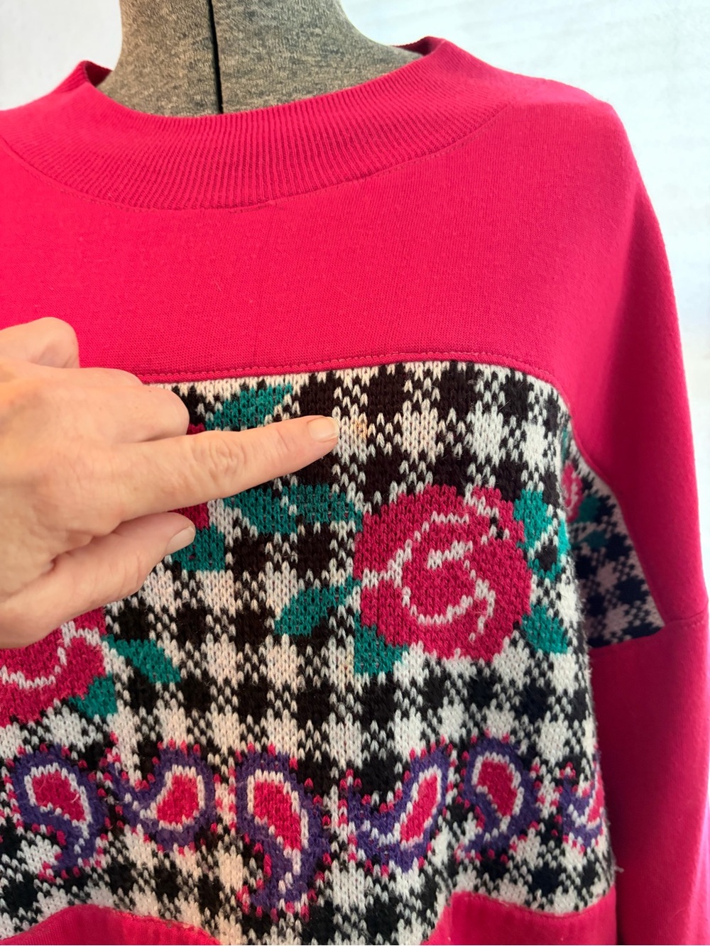 Vintage 90s Lauren Brooke houndstooth rose knit panel pink sweatshirt - Picture 10 of 10
